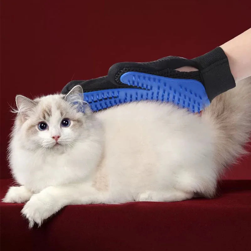 Silicone pet grooming glove for cats and dogs – photo 10