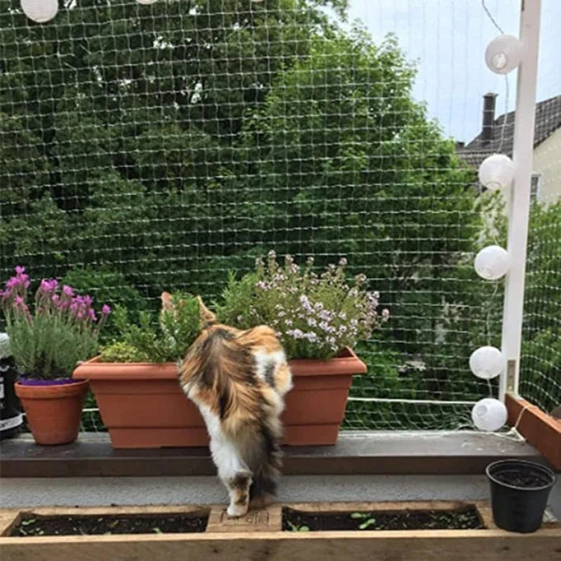 Transparent protective net fitted across a balcony – photo 2