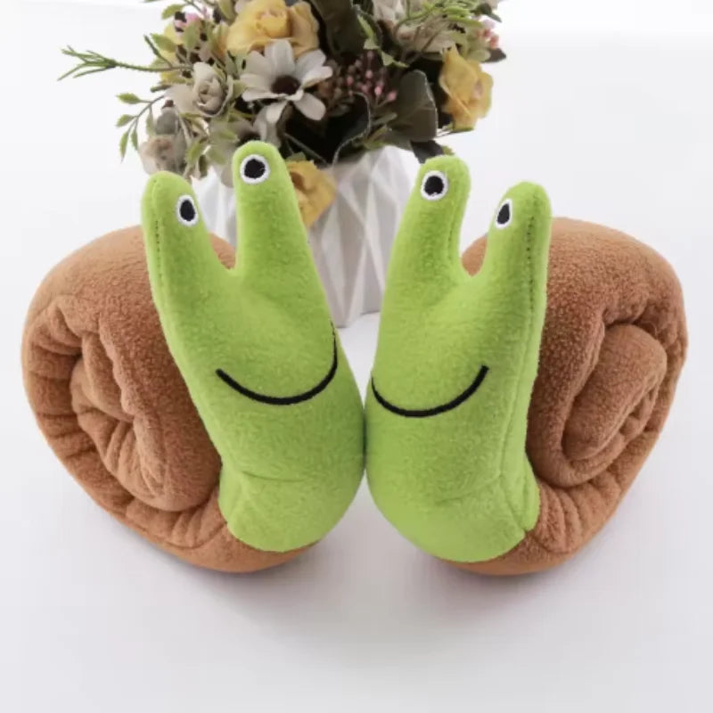 Plush snail-shaped snuffle mat for hiding pet treats – photo 3