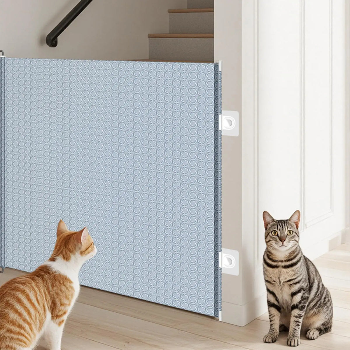 Retractable mesh pet gate across a doorway – photo 2