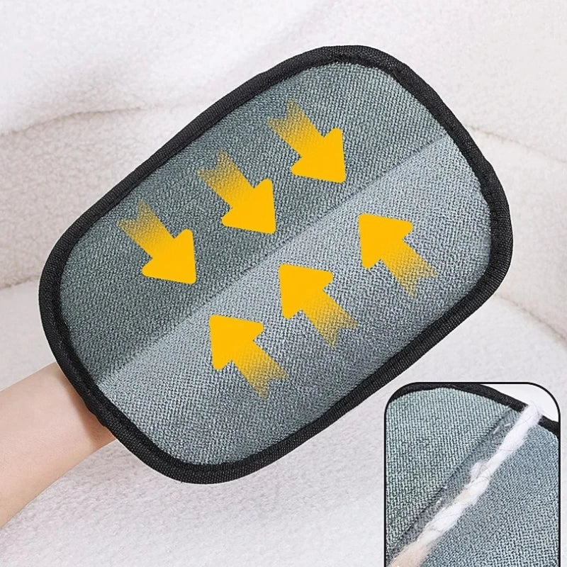Black washable pet hair remover glove for clothes – photo 5