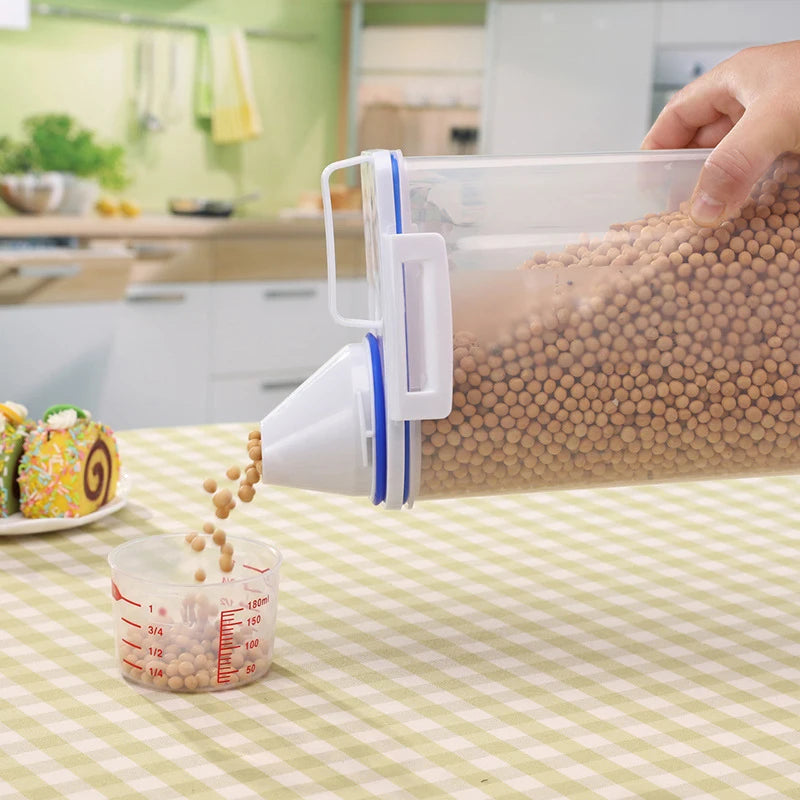 Airtight pet food storage container – photo 2