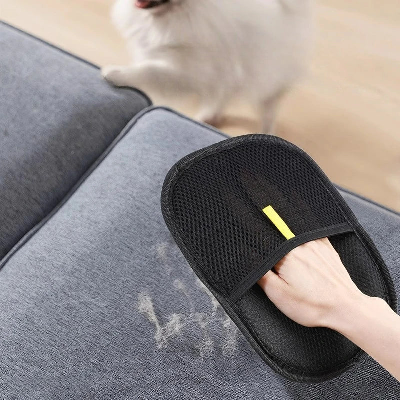 Black washable pet hair remover glove for clothes – photo 2