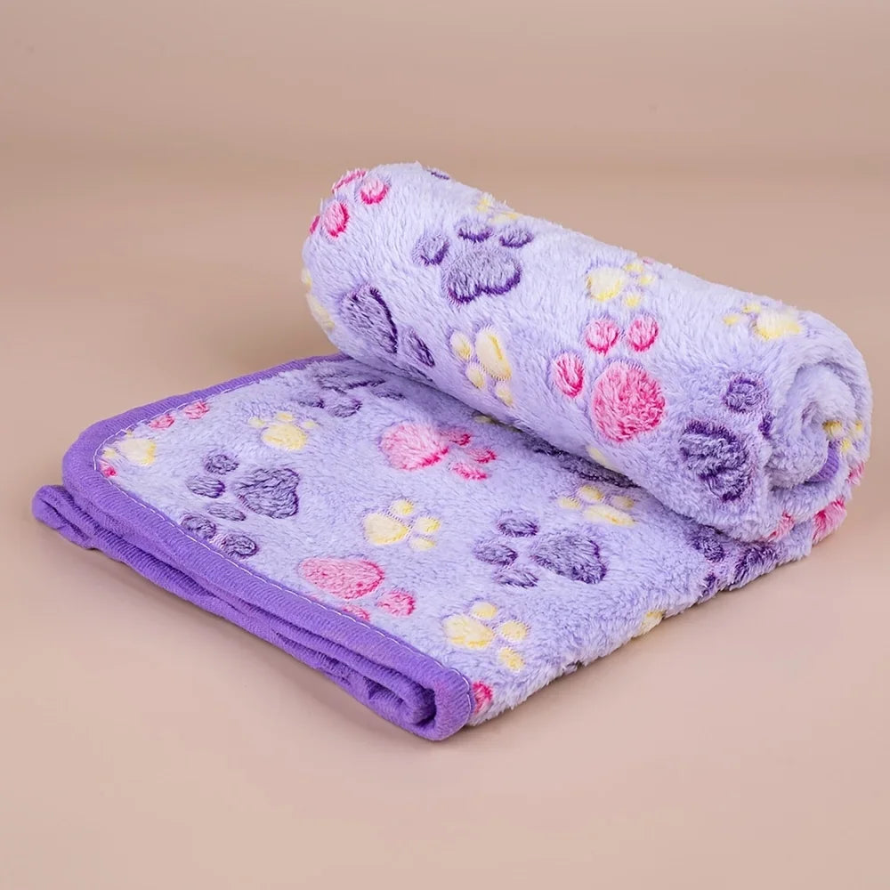 Purple fleece paw print pet blanket – photo 3