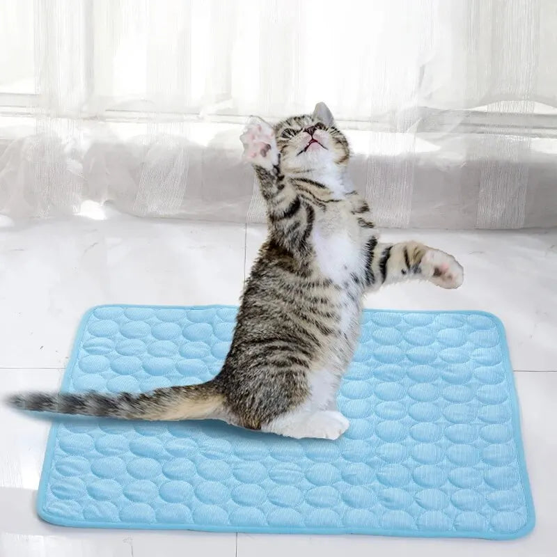 Pet cooling mat for cats and small dogs – photo 2